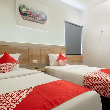 Oyo 3159 Festive Inn Μεντάν Εξωτερικό φωτογραφία