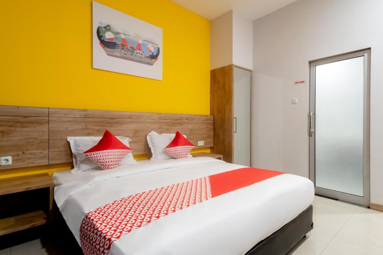 Oyo 3159 Festive Inn Μεντάν Εξωτερικό φωτογραφία